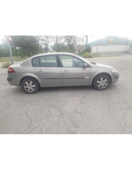 renault megane ii classic berlina del año 2005