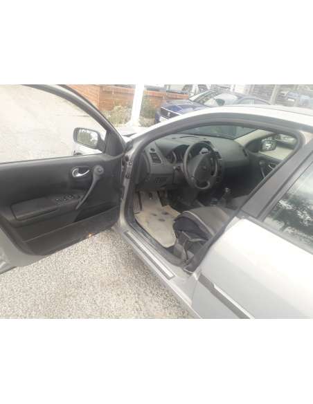 renault megane ii classic berlina del año 2005
