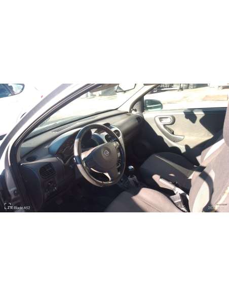 opel corsa c del año 2004