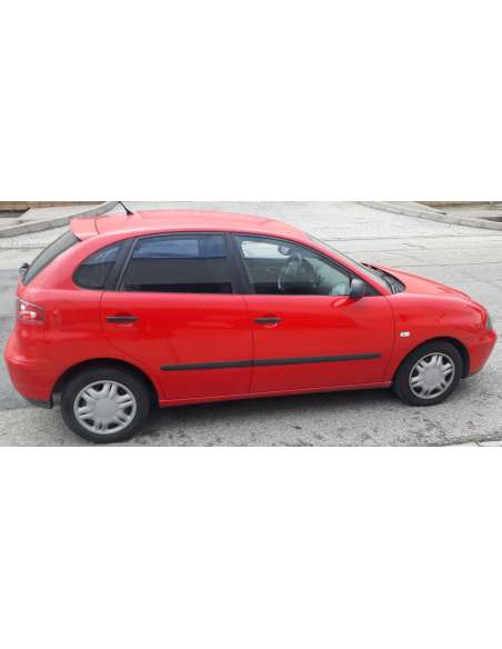 seat ibiza (6l1) del año 2003