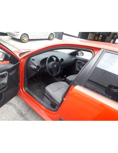seat ibiza (6l1) del año 2003