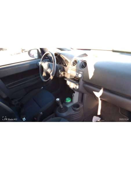 mitsubishi colt berlina 3 (cz) del año 2006