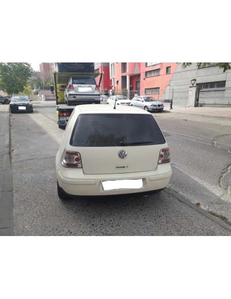 volkswagen golf iv berlina (1j1) del año 2009