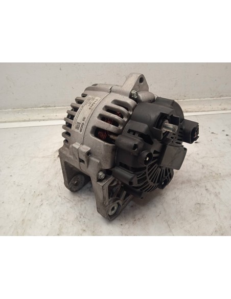 Recambio de alternador para renault grand scenic referencia OEM IAM 7711368601  