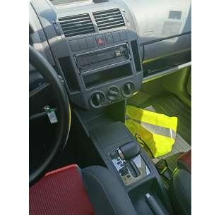 volkswagen polo (9n1) del año 2004 2