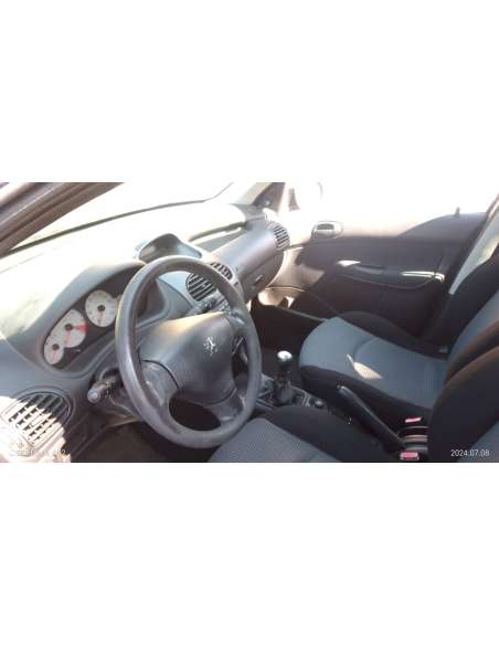 peugeot 206 berlina del año 2004