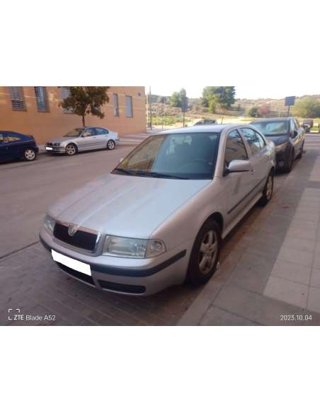 skoda octavia berlina (1u2) del año 2006