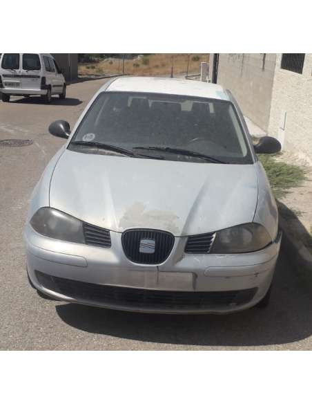 seat ibiza (6l1) del año 2002