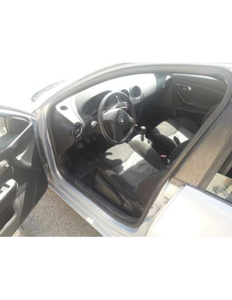 seat ibiza (6l1) del año 2002