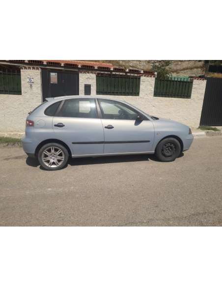 seat ibiza (6l1) del año 2002