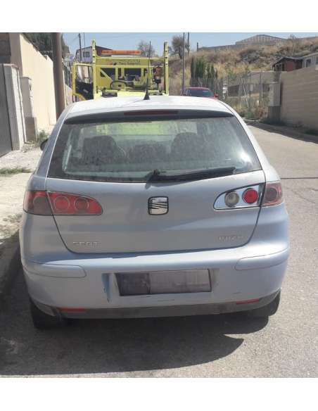 seat ibiza (6l1) del año 2002