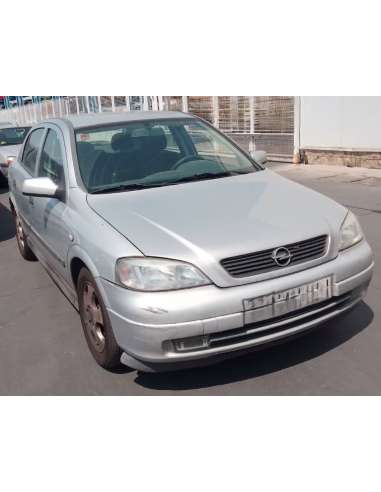 opel astra g berlina del año 2000