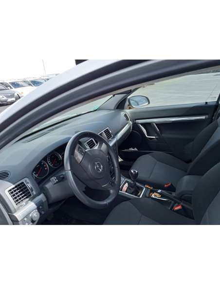 opel vectra c berlina del año 2006