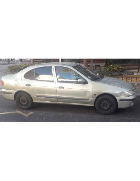 renault megane ii classic berlina del año 2003