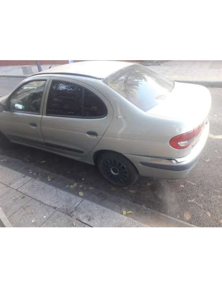 renault megane ii classic berlina del año 2003