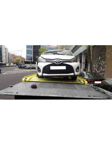 toyota yaris del año 2015