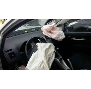 toyota yaris del año 2015 2