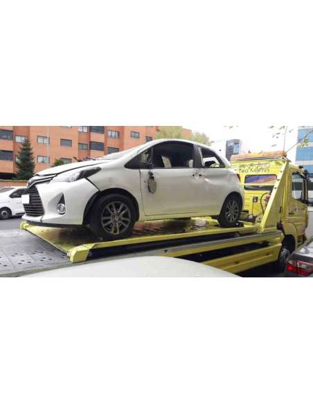 toyota yaris del año 2015