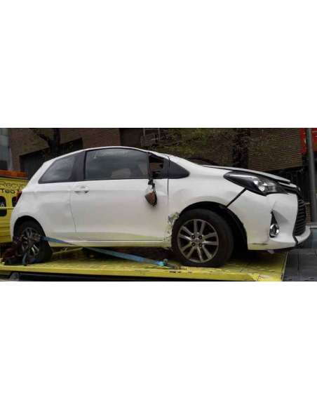 toyota yaris del año 2015