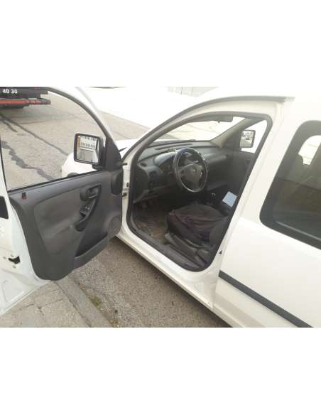 opel combo (corsa c) del año 2004