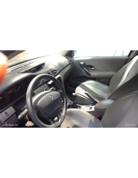 renault laguna ii grandtour (kg0) del año 2003