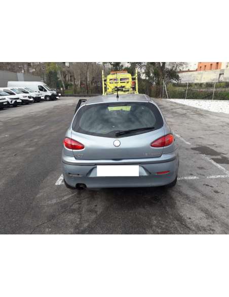 alfa romeo 147 (190) del año 2001