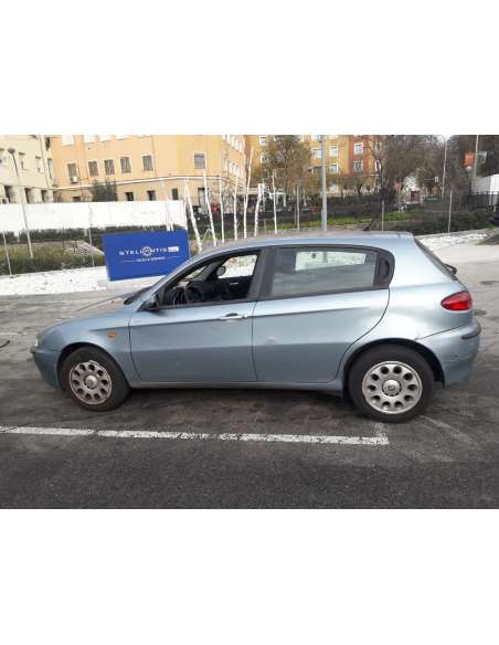 alfa romeo 147 (190) del año 2001