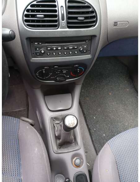 peugeot 206 berlina del año 2004