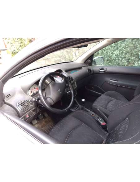 peugeot 206 berlina del año 2003