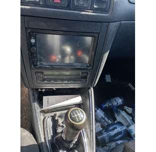 volkswagen golf iv berlina (1j1) del año 2003 2