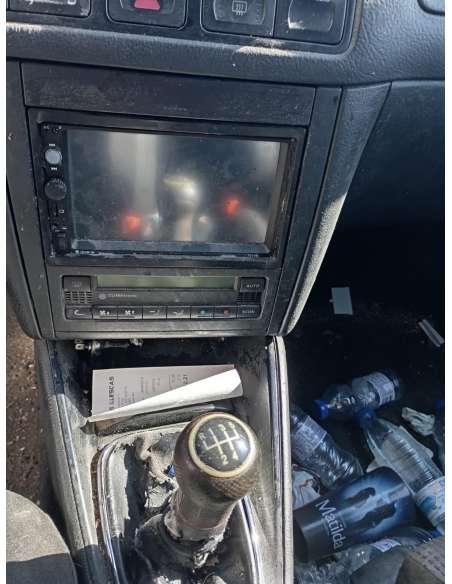 volkswagen golf iv berlina (1j1) del año 2003