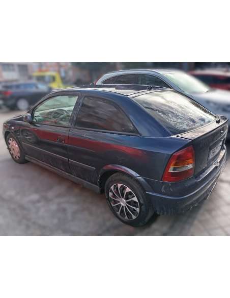 opel astra g berlina del año 2002