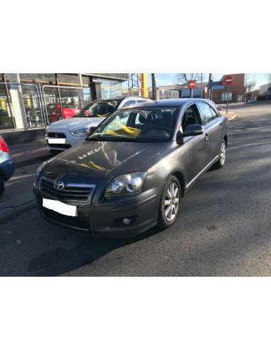 toyota avensis berlina (t25) del año 2006