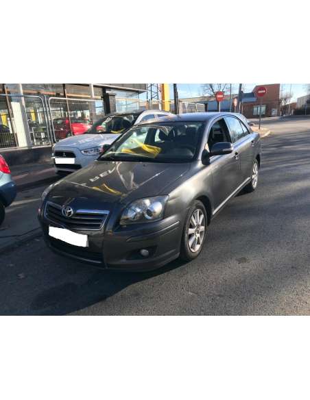 toyota avensis berlina (t25) del año 2006