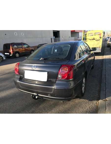 toyota avensis berlina (t25) del año 2006
