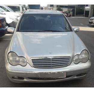 mercedes-benz clase c (w203) berlina del año 2001