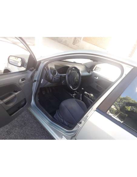 ford fiesta (cbk) del año 2003