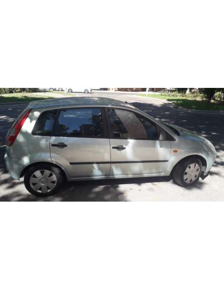 ford fiesta (cbk) del año 2003