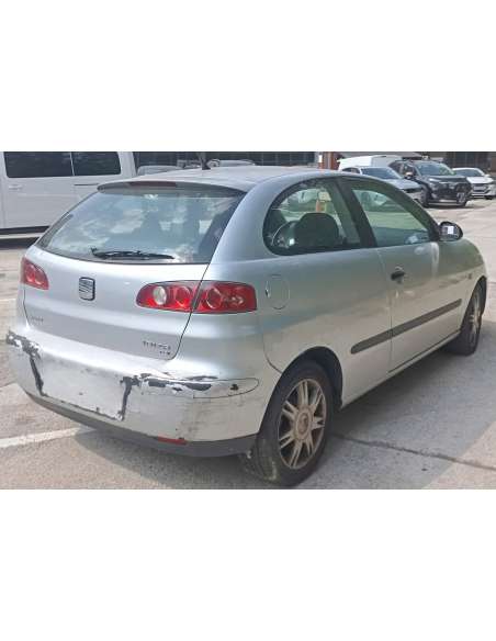 seat ibiza (6l1) del año 2003