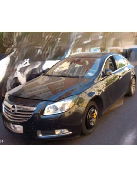 opel insignia berlina del año 2011