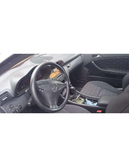 mercedes-benz clase c (w203) sportcoupe del año 2001