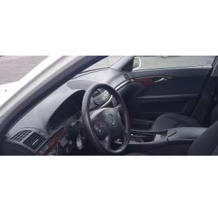 mercedes-benz clase e (w211) berlina del año 2005 2