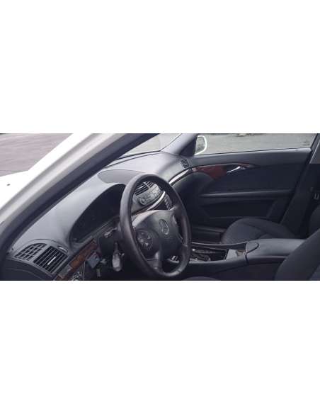 mercedes-benz clase e (w211) berlina del año 2005