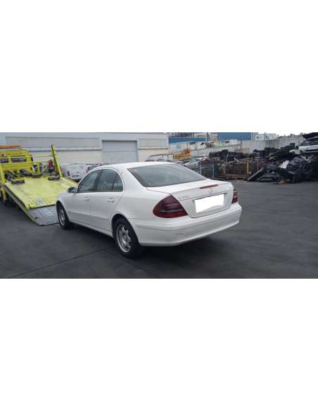mercedes-benz clase e (w211) berlina del año 2005