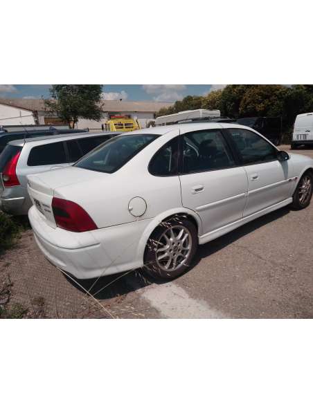 opel vectra b berlina del año 2001