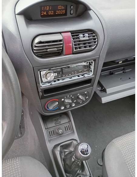 opel corsa c del año 2004