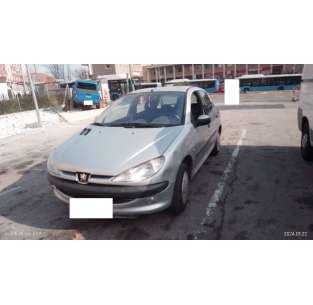 peugeot 206 berlina del año 2002