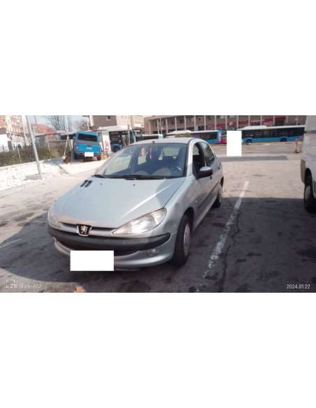 peugeot 206 berlina del año 2002