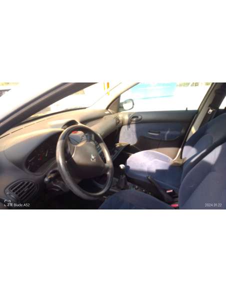 peugeot 206 berlina del año 2002