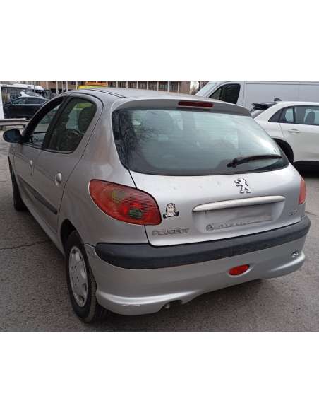 peugeot 206 berlina del año 2004